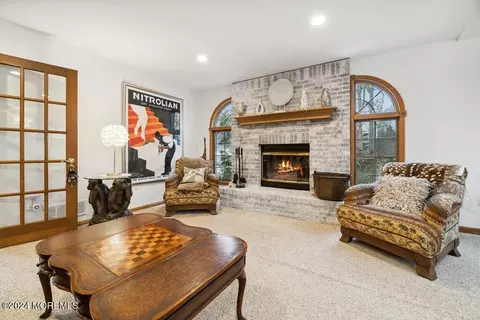 Living - 17 Constitution Dr, Leonardo, NJ 07737 photo 9 of 14