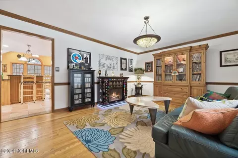 Living - 17 Constitution Dr, Leonardo, NJ 07737 photo 4 of 14