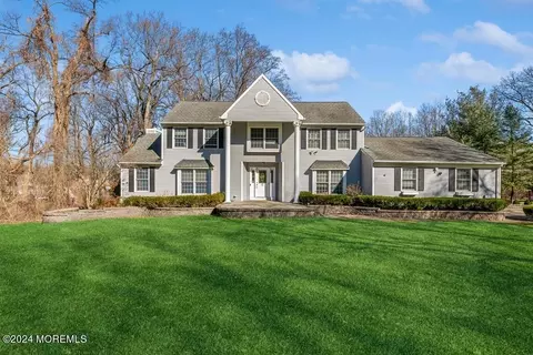 Exterior - 17 Constitution Dr, Leonardo, NJ 07737 photo 2 of 22