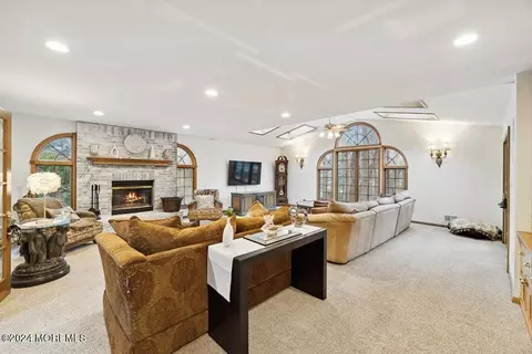 Living - 17 Constitution Dr, Leonardo, NJ 07737 photo 6 of 14