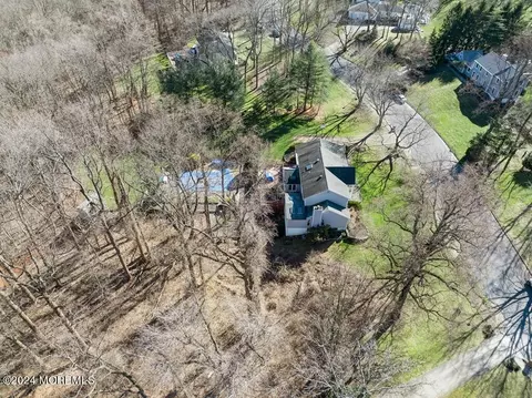 View/Area - 17 Constitution Dr, Leonardo, NJ 07737 photo 6 of 11