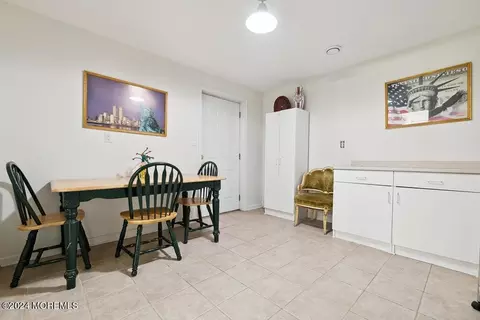 Kitchen - 17 Constitution Dr, Leonardo, NJ 07737 photo 8 of 8