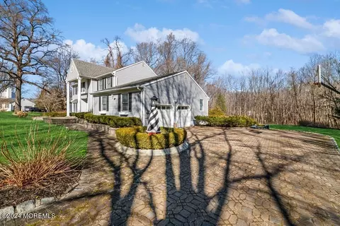 Exterior - 17 Constitution Dr, Leonardo, NJ 07737 photo 8 of 22