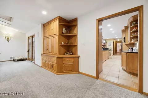 Living - 17 Constitution Dr, Leonardo, NJ 07737 photo 14 of 14