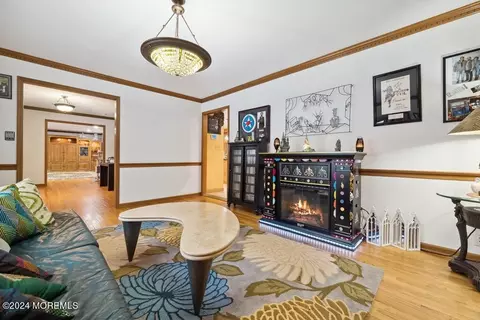 Living - 17 Constitution Dr, Leonardo, NJ 07737 photo 5 of 14