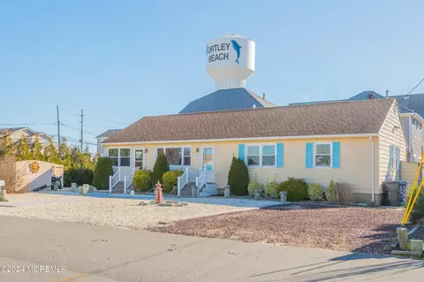 209 4th Ave, Seaside Heights, NJ 08751