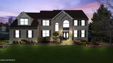 46 Stevenson Dr, Marlboro, NJ 07746