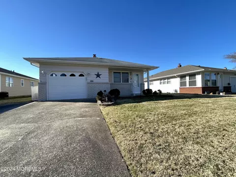 19 St Croix St, Toms River, NJ 08757