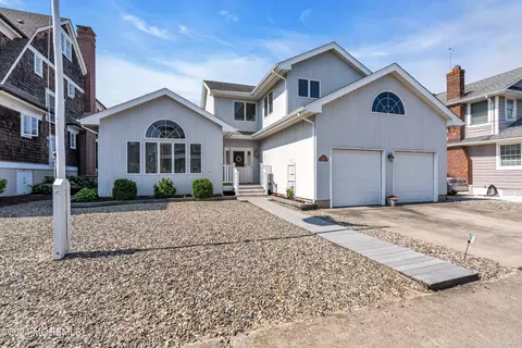 35 3rd Ave, Normandy Beach, NJ 08739