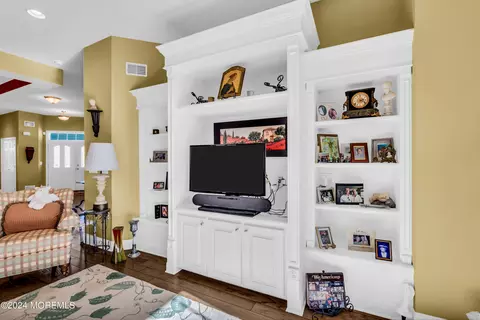 Bedroom - 10 Millstone Way, Waretown, NJ 08758 photo 5 of 5
