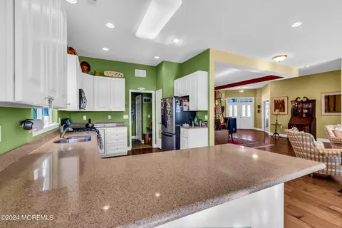 Kitchen - 10 Millstone Way, Waretown, NJ 08758 photo 3 of 7