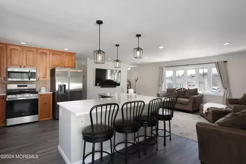 480 River Ter, Toms River, NJ 08755