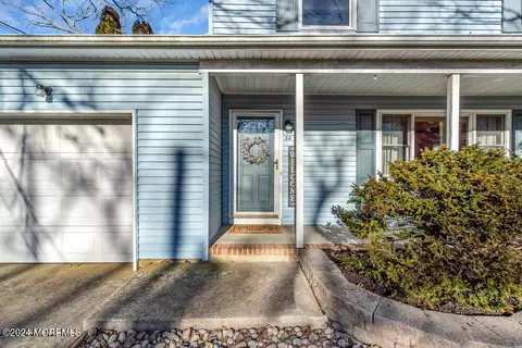 Exterior - 54 Spruce Ct, Brick, NJ 08723 photo 7 of 19