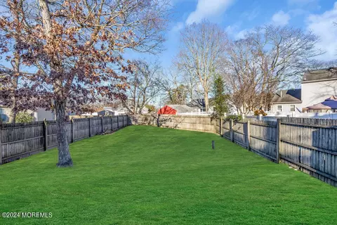 Exterior - 54 Spruce Ct, Brick, NJ 08723 photo 6 of 19
