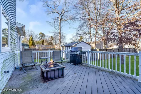 Exterior - 54 Spruce Ct, Brick, NJ 08723 photo 10 of 19