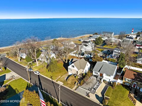 View/Area - 6 Thompson Ave, Leonardo, NJ 07737 photo 2 of 18