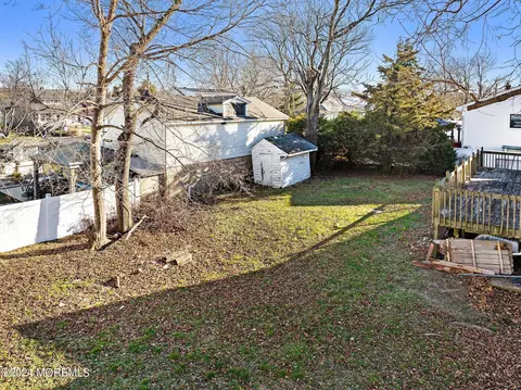Exterior - 6 Thompson Ave, Leonardo, NJ 07737 photo 9 of 10