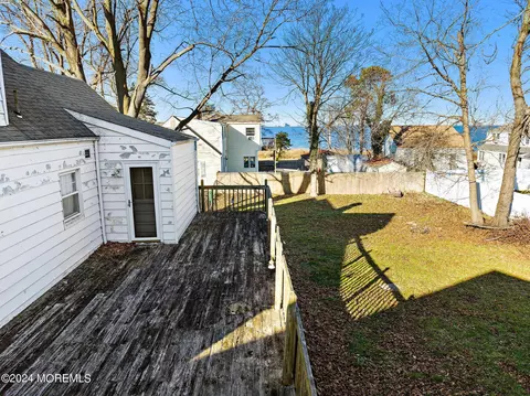 Exterior - 6 Thompson Ave, Leonardo, NJ 07737 photo 10 of 10