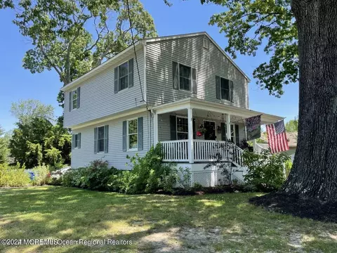 13 Houston St, Red Bank, NJ 07701