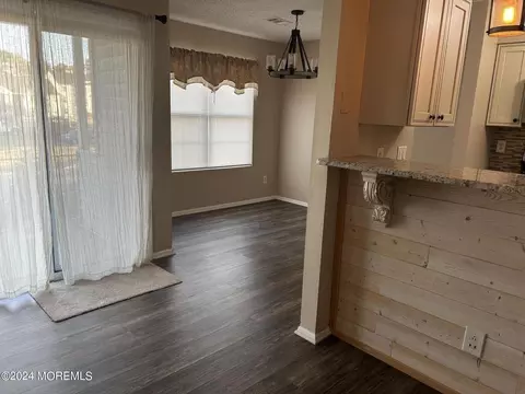 1818 Waters Edge Dr, Toms River, NJ 08753
