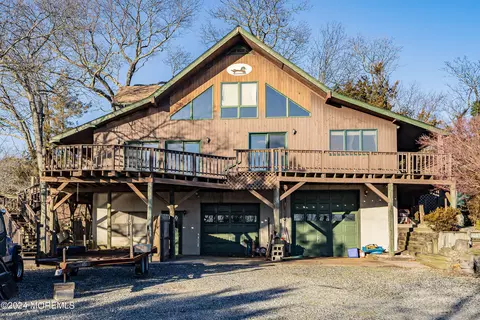 40 Division St, Brick, NJ 08724