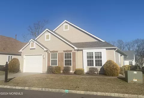 60 S Baker Dr, Jackson, NJ 08527