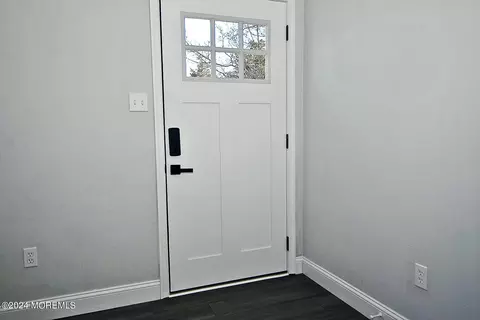Entry Way - 715 Beach Blvd, Forked River, NJ 08731 photo 1 of 4