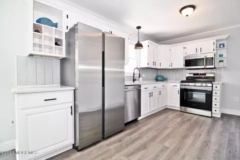 Kitchen - 715 Beach Blvd, Forked River, NJ 08731 photo 6 of 8