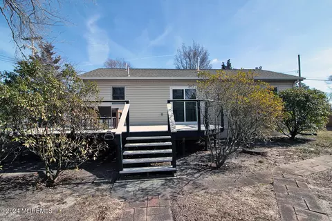 Exterior - 715 Beach Blvd, Forked River, NJ 08731 photo 14 of 17