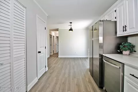 Entry Way - 715 Beach Blvd, Forked River, NJ 08731 photo 2 of 4