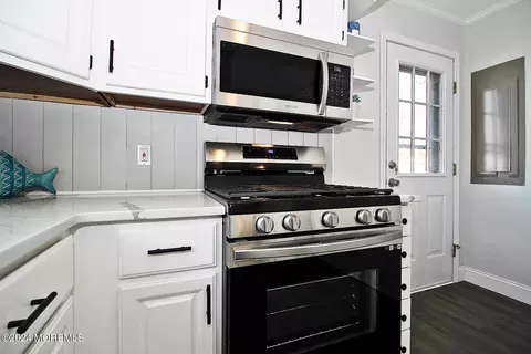Kitchen - 715 Beach Blvd, Forked River, NJ 08731 photo 5 of 8