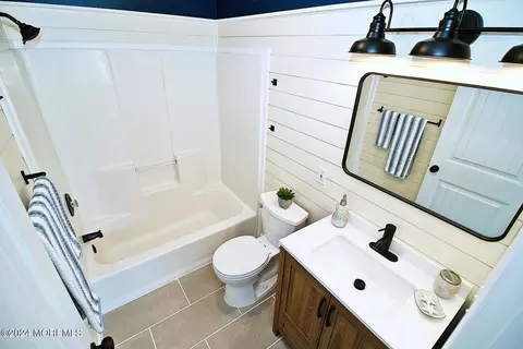 Bath - 715 Beach Blvd, Forked River, NJ 08731 photo 2 of 2