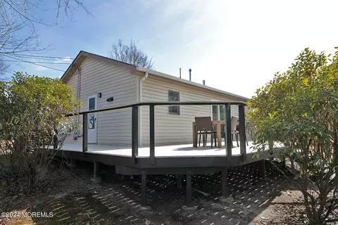 Exterior - 715 Beach Blvd, Forked River, NJ 08731 photo 13 of 17