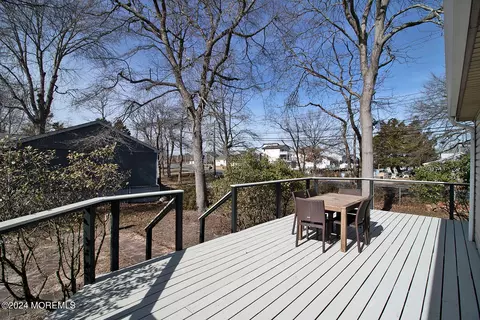 Exterior - 715 Beach Blvd, Forked River, NJ 08731 photo 7 of 17