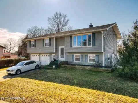 613 Stamford Dr, Neptune City, NJ 07753
