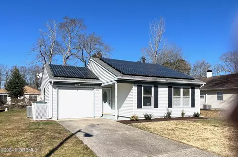 236 Yorktowne Dr, Little Egg Harbor, NJ 08087