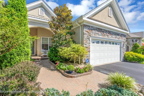 20 Bear Island Dr, Barnegat, NJ 08005