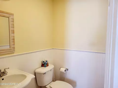 Bath - 63 Atlantic Ave, Waretown, NJ 08758 photo 1 of 6