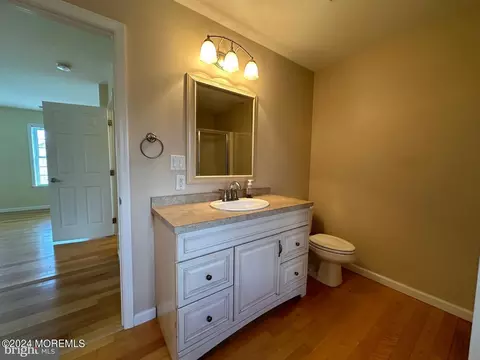 Bath - 63 Atlantic Ave, Waretown, NJ 08758 photo 3 of 6