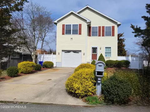 63 Atlantic Ave, Waretown, NJ 08758
