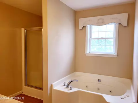 Bath - 63 Atlantic Ave, Waretown, NJ 08758 photo 5 of 6