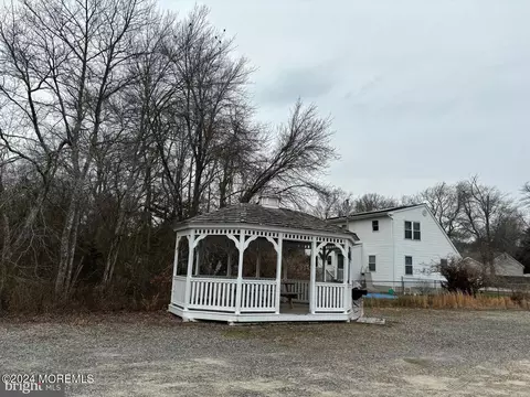 Exterior - 63 Atlantic Ave, Waretown, NJ 08758 photo 4 of 4