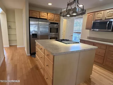 Kitchen - 63 Atlantic Ave, Waretown, NJ 08758 photo 3 of 5