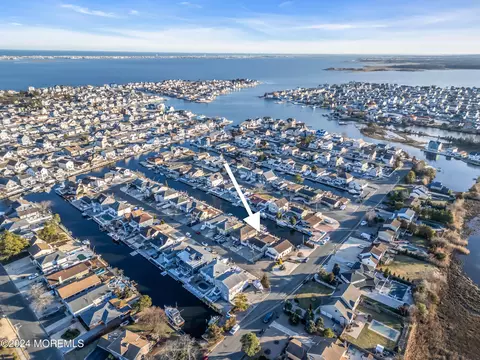 26 Clearwater Way, Toms River, NJ 08753