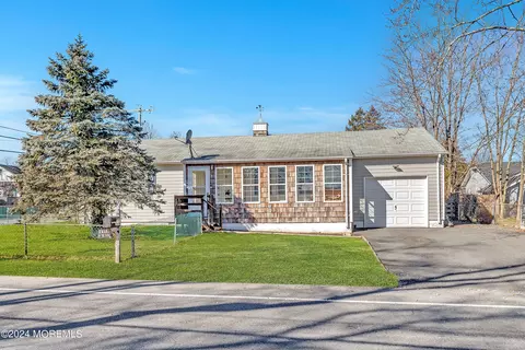 250 Beachwood Blvd, Beachwood, NJ 08722