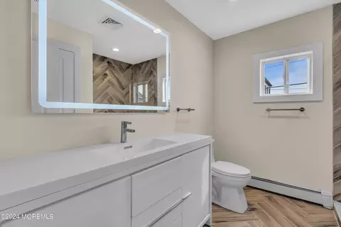 Bath - 89 Oregon Ave, Waretown, NJ 08758 photo 3 of 4