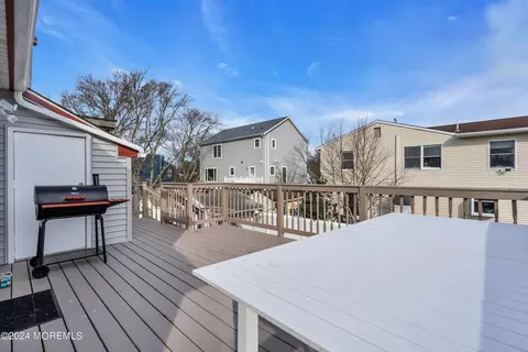 Exterior - 89 Oregon Ave, Waretown, NJ 08758 photo 7 of 10