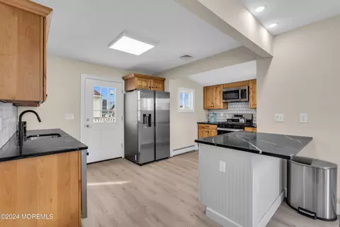 Kitchen - 89 Oregon Ave, Waretown, NJ 08758 photo 3 of 6