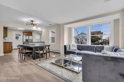 Living - 89 Oregon Ave, Waretown, NJ 08758 photo 1 of 2