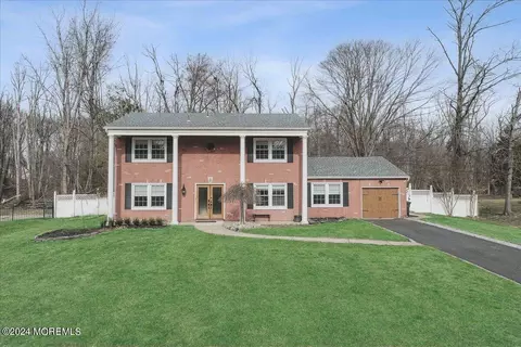 8 Eliot Rd, Manalapan, NJ 07726